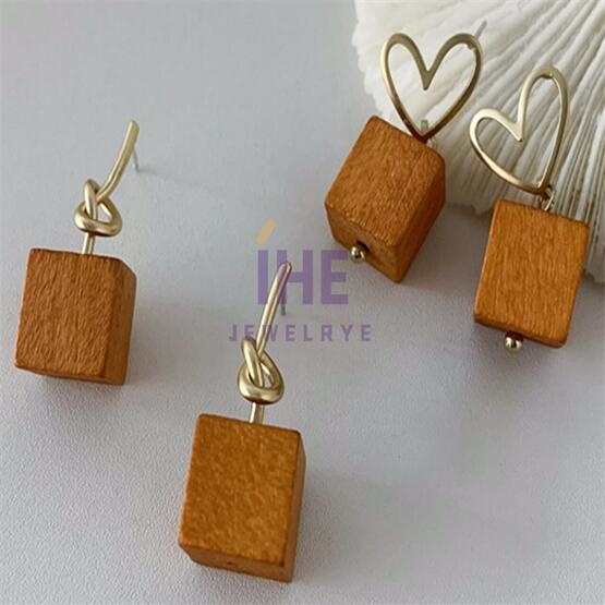 IHE Everstylish Earrings M1818