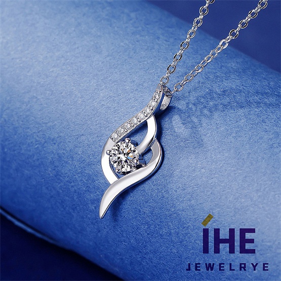 IHE Pendant Necklace J1834