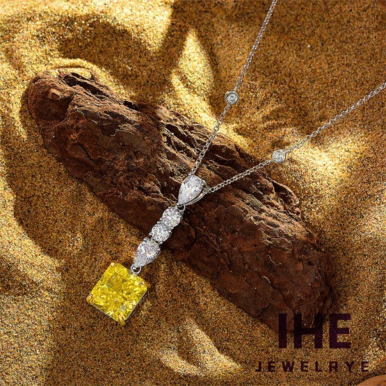 IHE Pendant Necklace J1832